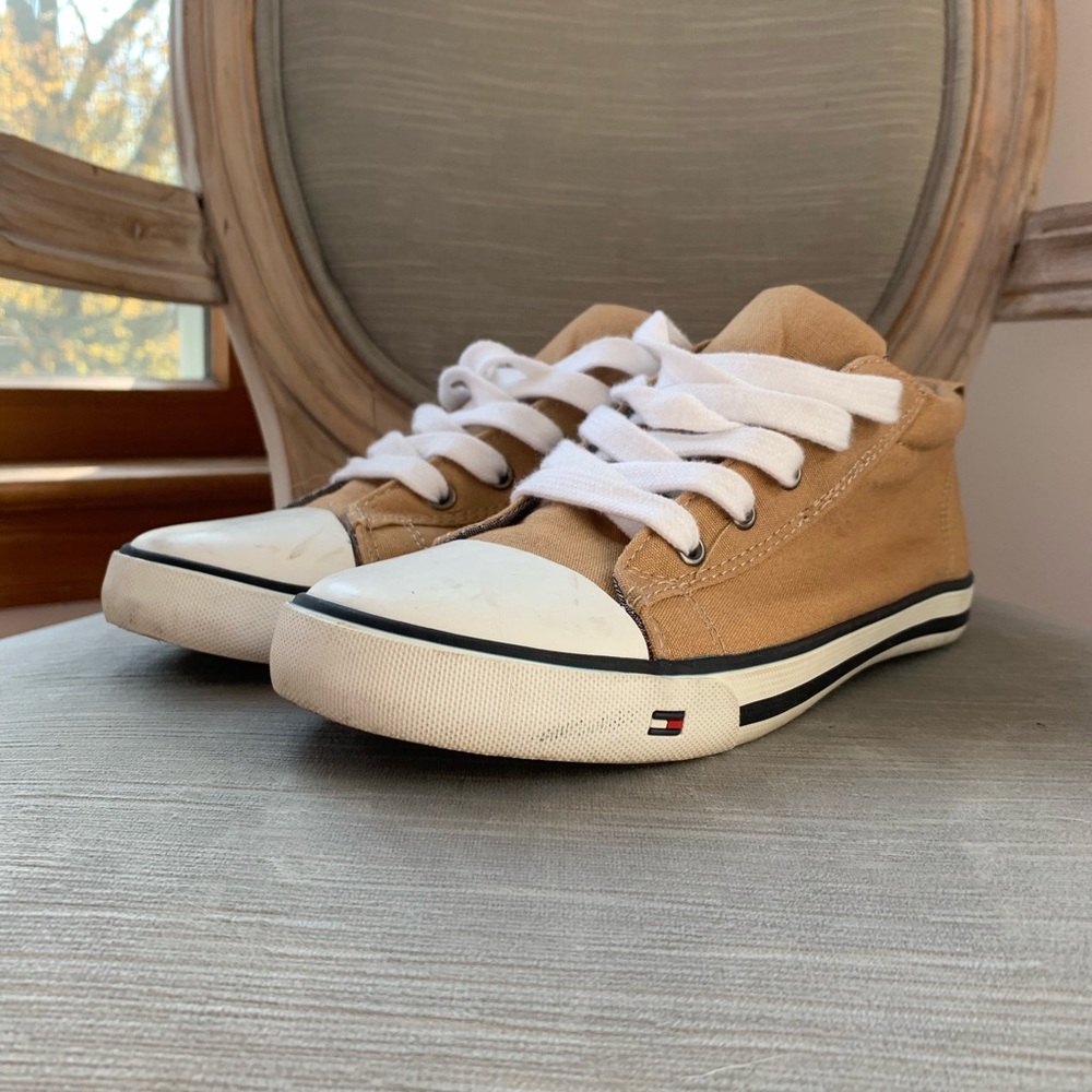 Tommy Hilfiger